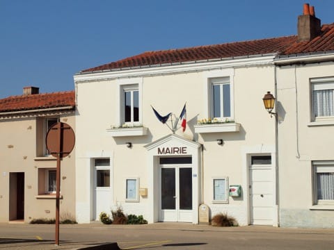 Peintre Saint-Fiacre-sur-Maine